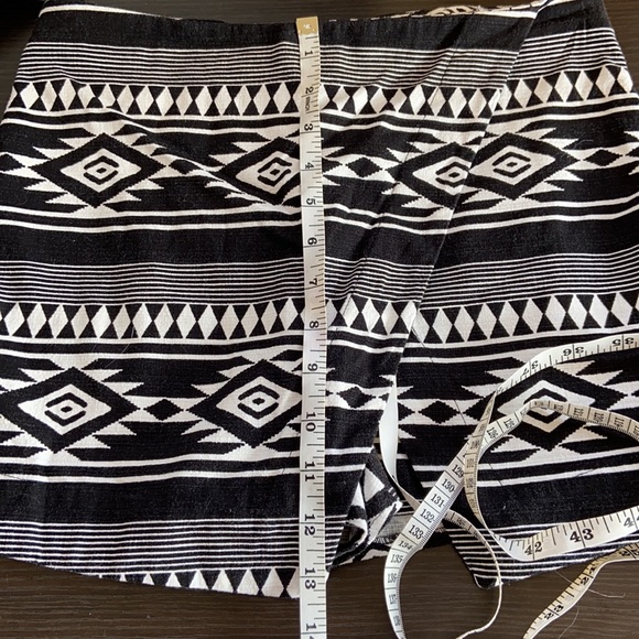 Hollister Aztec Skort - Picture 9 of 10